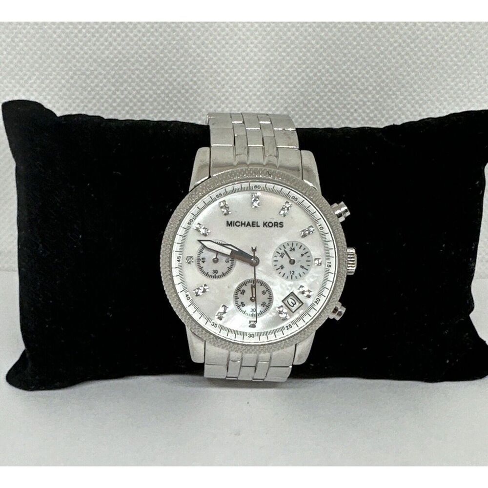 Michael Kors MK5020 Women's Silver Stainless Steel Analog Dial Wrist Watch NUL52